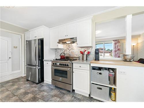 23 Walts Street, Welland, ON - Indoor Photo Showing Kitchen