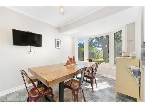 23 Walts Street, Welland, ON - Indoor Photo Showing Dining Room