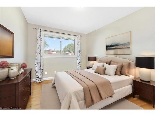 23 Walts Street, Welland, ON - Indoor Photo Showing Bedroom