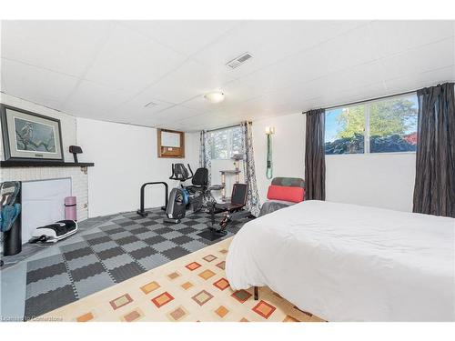 23 Walts Street, Welland, ON - Indoor Photo Showing Bedroom