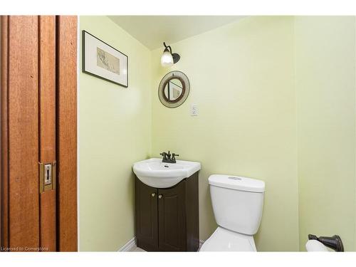 23 Walts Street, Welland, ON - Indoor Photo Showing Bathroom