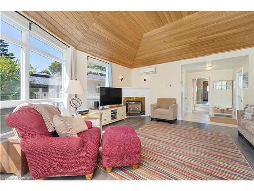 23 Walts Street, Welland, ON - Indoor Photo Showing Living Room With Fireplace