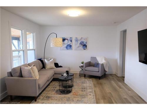 5-609 Beach Boulevard, Hamilton, ON - Indoor Photo Showing Living Room