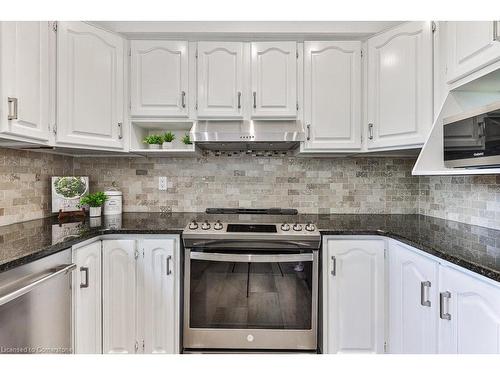 2159 Belgrave Court, Burlington, ON - Indoor Photo Showing Kitchen With Upgraded Kitchen