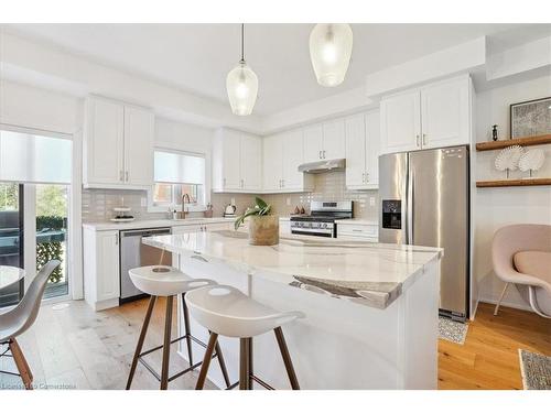 3-2071 Ghent Avenue, Burlington, ON - Indoor Photo Showing Kitchen With Stainless Steel Kitchen