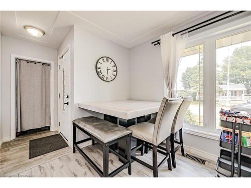 50 Grandfield Street, Hamilton, ON - Indoor Photo Showing Dining Room