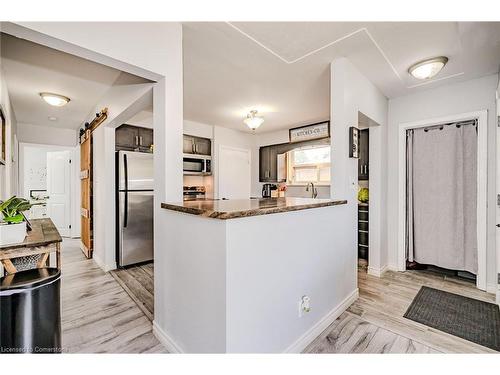 50 Grandfield Street, Hamilton, ON - Indoor Photo Showing Kitchen