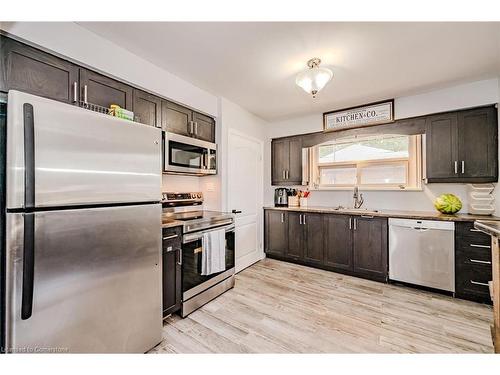 50 Grandfield Street, Hamilton, ON - Indoor Photo Showing Kitchen