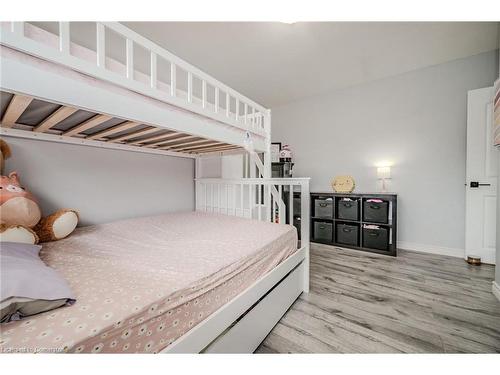 50 Grandfield Street, Hamilton, ON - Indoor Photo Showing Bedroom