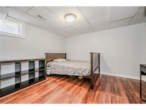 50 Grandfield Street, Hamilton, ON - Indoor Photo Showing Bedroom