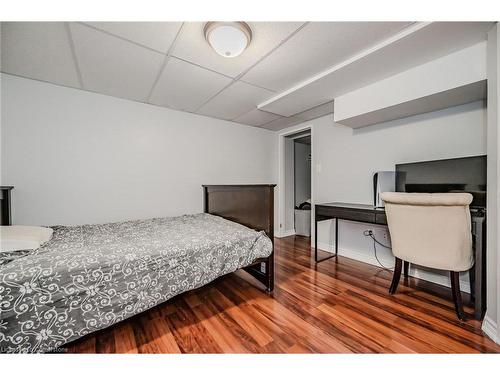 50 Grandfield Street, Hamilton, ON - Indoor Photo Showing Bedroom