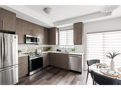 50-5000 Connor Drive, Beamsville, ON - Indoor Photo Showing Kitchen