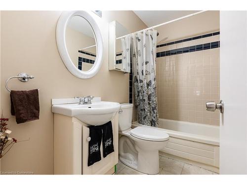 84 Haig Street, St. Catharines, ON - Indoor Photo Showing Bathroom