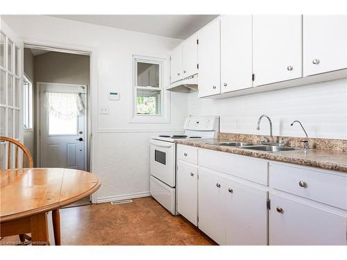 84 Haig Street, St. Catharines, ON - Indoor Photo Showing Kitchen With Double Sink