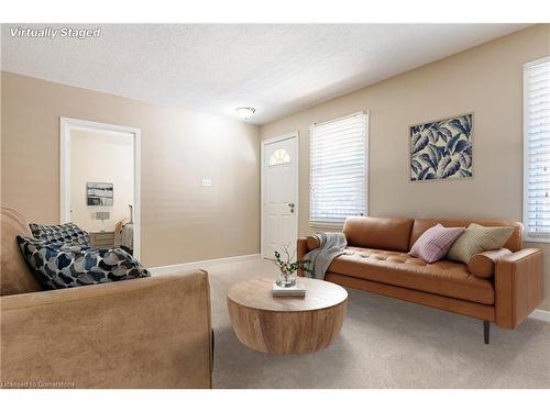 84 Haig Street, St. Catharines, ON - Indoor Photo Showing Living Room