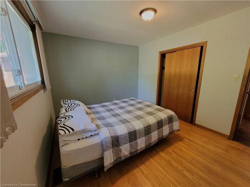 680 Clare Avenue, Welland, ON - Indoor Photo Showing Bedroom