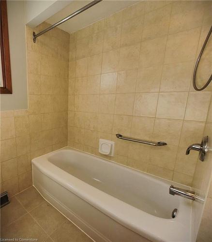 680 Clare Avenue, Welland, ON - Indoor Photo Showing Bathroom