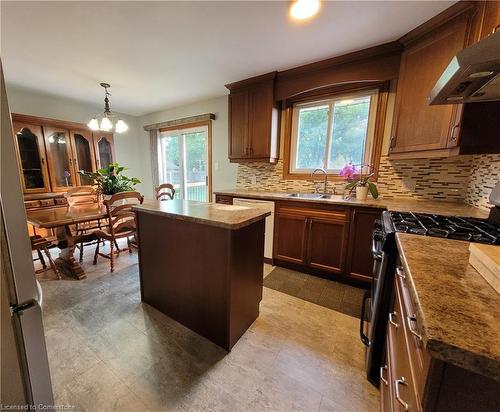 680 Clare Avenue, Welland, ON - Indoor Photo Showing Kitchen