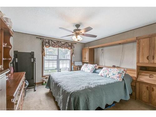 1161 4Th Concession Rd W, Flamborough, ON - Indoor Photo Showing Bedroom