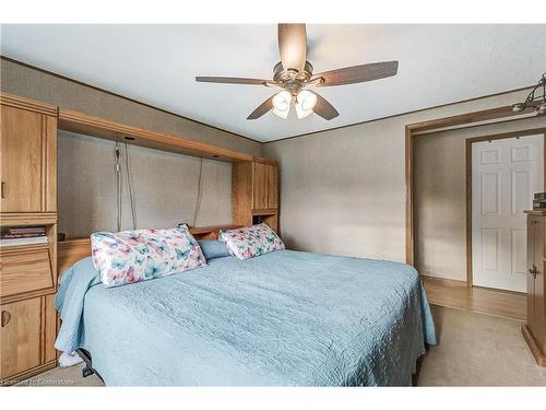 1161 4Th Concession Rd W, Flamborough, ON - Indoor Photo Showing Bedroom