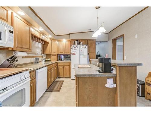 1161 4Th Concession Rd W, Flamborough, ON - Indoor Photo Showing Kitchen