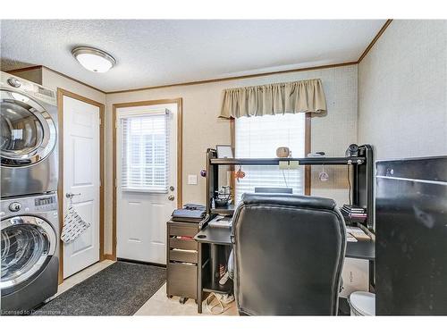 1161 4Th Concession Rd W, Flamborough, ON - Indoor Photo Showing Laundry Room