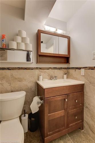 34 Arlington Crescent, Guelph, ON - Indoor Photo Showing Bathroom