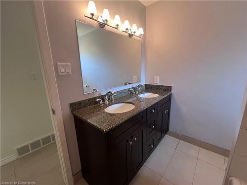 10 Ashley Circle, St. Catharines, ON - Indoor Photo Showing Bathroom