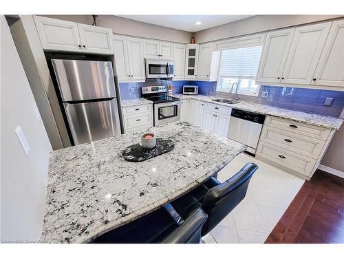 3831 Cardinal Drive, Niagara Falls, ON - Indoor Photo Showing Kitchen With Stainless Steel Kitchen With Upgraded Kitchen