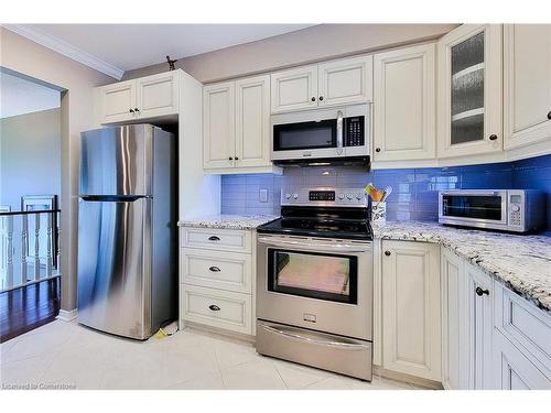 3831 Cardinal Drive, Niagara Falls, ON - Indoor Photo Showing Kitchen