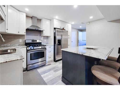 3831 Cardinal Drive, Niagara Falls, ON - Indoor Photo Showing Kitchen