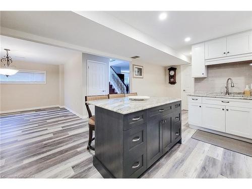 3831 Cardinal Drive, Niagara Falls, ON - Indoor Photo Showing Kitchen