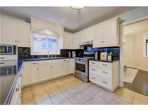 517 Larkspur Lane, Burlington, ON - Indoor Photo Showing Kitchen With Double Sink