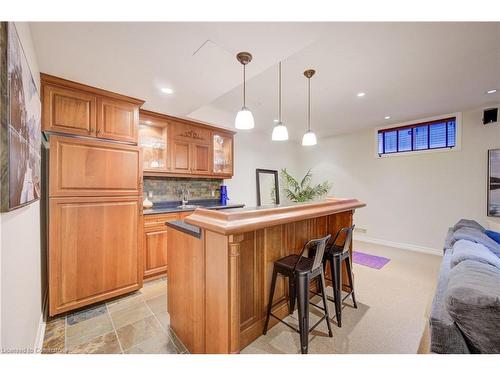 517 Larkspur Lane, Burlington, ON - Indoor Photo Showing Other Room