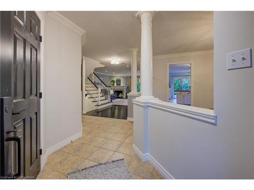 517 Larkspur Lane, Burlington, ON - Indoor Photo Showing Other Room