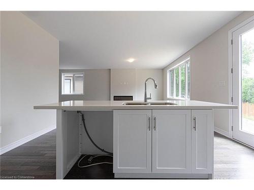 57 Blackbird Way, Hamilton, ON - Indoor Photo Showing Kitchen