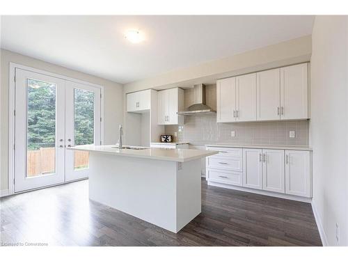 57 Blackbird Way, Hamilton, ON - Indoor Photo Showing Kitchen