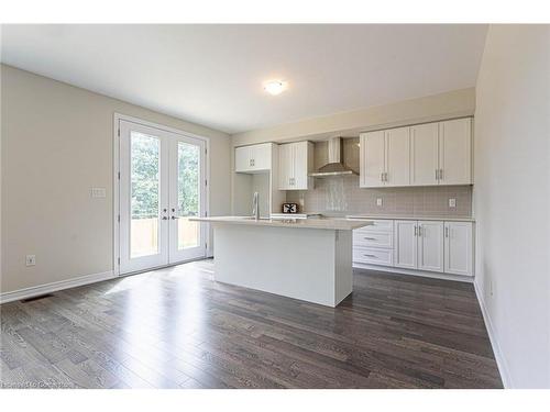 57 Blackbird Way, Hamilton, ON - Indoor Photo Showing Kitchen