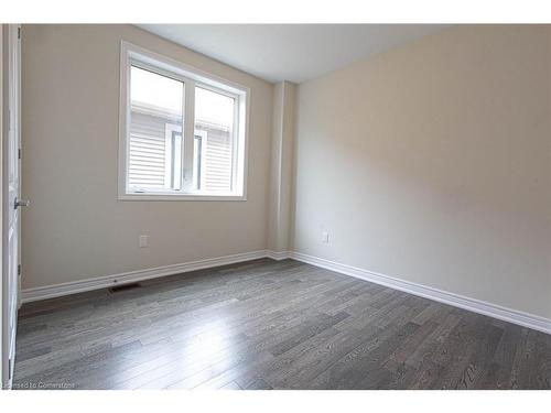 57 Blackbird Way, Hamilton, ON - Indoor Photo Showing Other Room