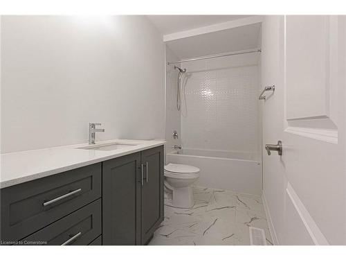 57 Blackbird Way, Hamilton, ON - Indoor Photo Showing Bathroom