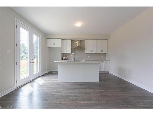 57 Blackbird Way, Hamilton, ON - Indoor Photo Showing Kitchen