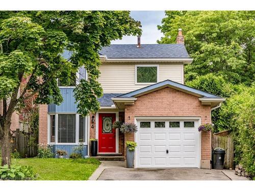 4 Knollwood Court, Dundas, ON - Outdoor With Facade