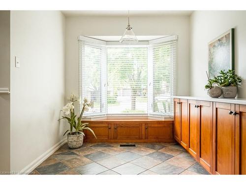 4 Knollwood Court, Dundas, ON - Indoor Photo Showing Other Room