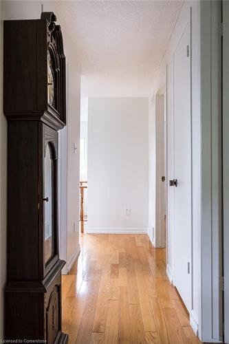 4 Knollwood Court, Dundas, ON - Indoor Photo Showing Other Room