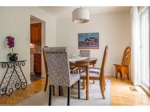 4 Knollwood Court, Dundas, ON - Indoor Photo Showing Dining Room