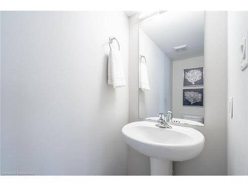 125-2441 Greenwich Drive, Oakville, ON - Indoor Photo Showing Bathroom