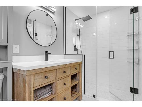 64 Hildegard Drive, Hamilton, ON - Indoor Photo Showing Bathroom