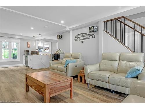 64 Hildegard Drive, Hamilton, ON - Indoor Photo Showing Living Room