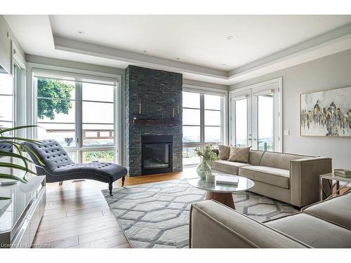 147 Mountain Park Avenue, Hamilton, ON - Indoor Photo Showing Living Room With Fireplace