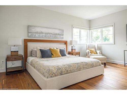 147 Mountain Park Avenue, Hamilton, ON - Indoor Photo Showing Bedroom